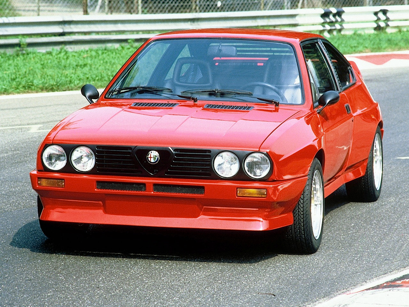Illustration for article titled Alfa Romeo Almost Built This Mid-Engined Group B Amazemachine